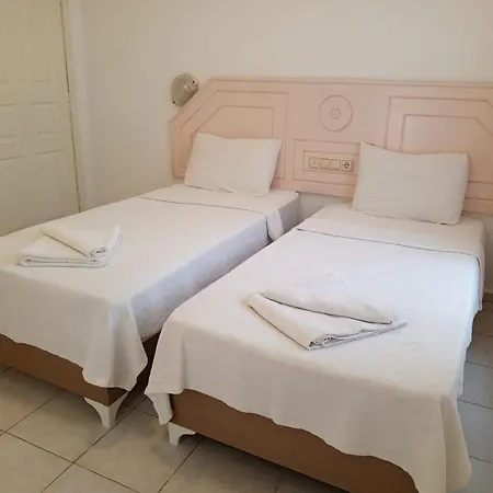 מלון דירות Pembe Koesk 3*