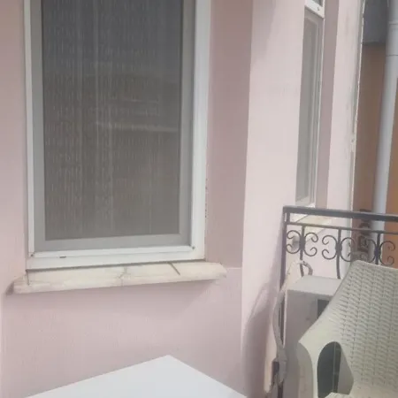 Pembe Köşk Apart Apart Otel *